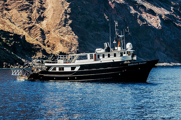 M.Y. Nautilus Under Sea Hunter